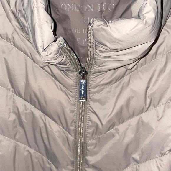 London Fog Women’s XL Light Gray Quilted Jacket. - Picture 4 of 13
